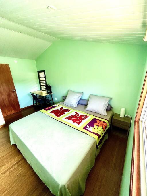 Mooz Lodge, The Local Discovery Afareaitu Екстериор снимка